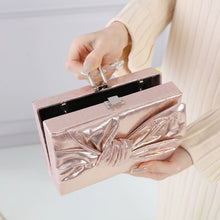 Load image into Gallery viewer, PEACH 102 SHIMMERY LARGE BOW CLUTCH BAG - GOLD
