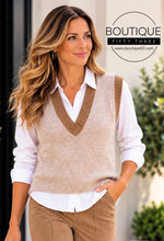 Load image into Gallery viewer, FOIL PLUSH LOVE PINK COMBO VEST STYLE 8478
