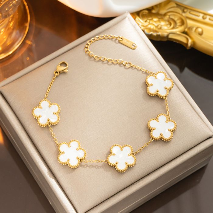 PEACH EUR355 FIVE PETAL BRACELET - CREAM