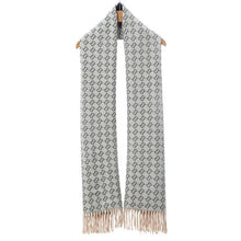 Load image into Gallery viewer, PEACH WS004 CC PRINT SCARF - BLACK/CREAM
