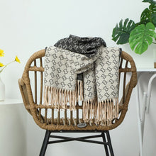 Load image into Gallery viewer, PEACH WS004 CC PRINT SCARF - BLACK/CREAM
